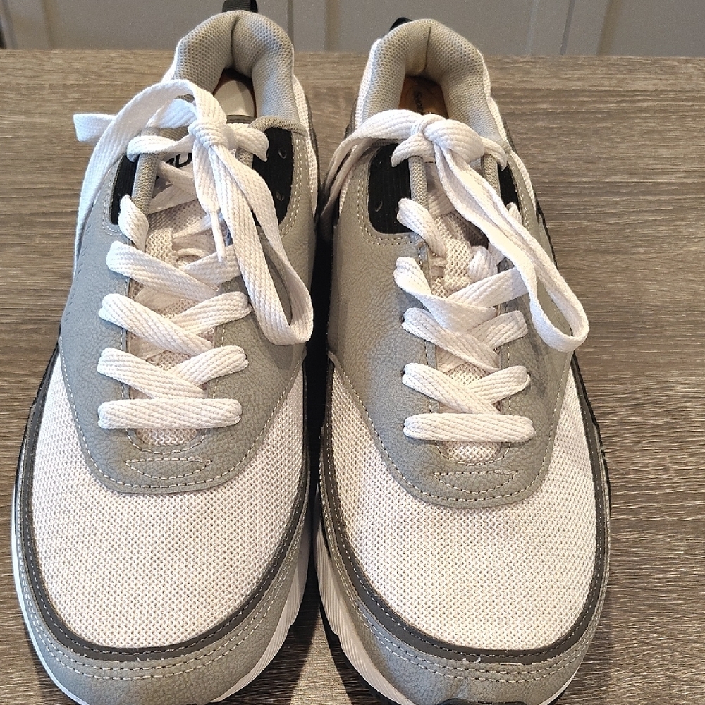 FUBU Athletic Sneakers - Picture 5 of 9